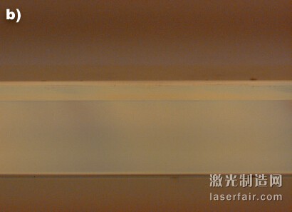 微分干涉相差顯微鏡下的0.77mm厚康寧 CT24玻璃的橫截面。使用CO2碳激光器 （約10μm）（a）切割的部件顯示了剩余應(yīng) 力，而使用CO激光器（約5μm）（b）切割 的部件則無(wú)缺陷。