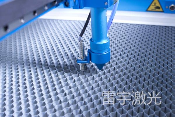 如何使用激光切割機(jī)才算安全？老司機(jī)告訴你答案！