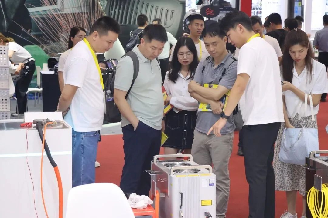 深圳埃森展掀起激光熱潮，光惠激光風(fēng)冷系列成焦點(diǎn)