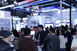 直擊現(xiàn)場！光至科技超全展品矩陣首日引爆光博會N3館，三大看點(diǎn)不容錯過！