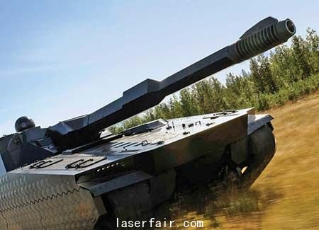 軍車上裝載的熱照相機(jī)可抓拍遠(yuǎn)景，并改變軍車的熱信號(hào)，使之在紅外掃描中不被探測(cè)到。它甚至能模仿其他軍車的熱信號(hào)來(lái)掩飾真實(shí)的目的。