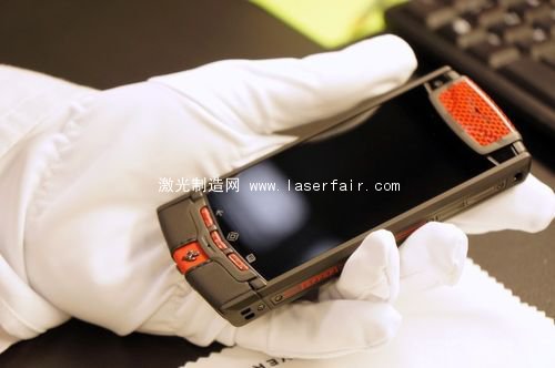 一探Vertu總部究竟：最奢侈的手機(jī)是怎么造出來的？