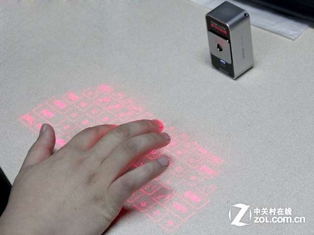 科技照亮生活 虛擬激光鍵盤的前世今生 別用太平洋的圖，，換成ZOL的吧 